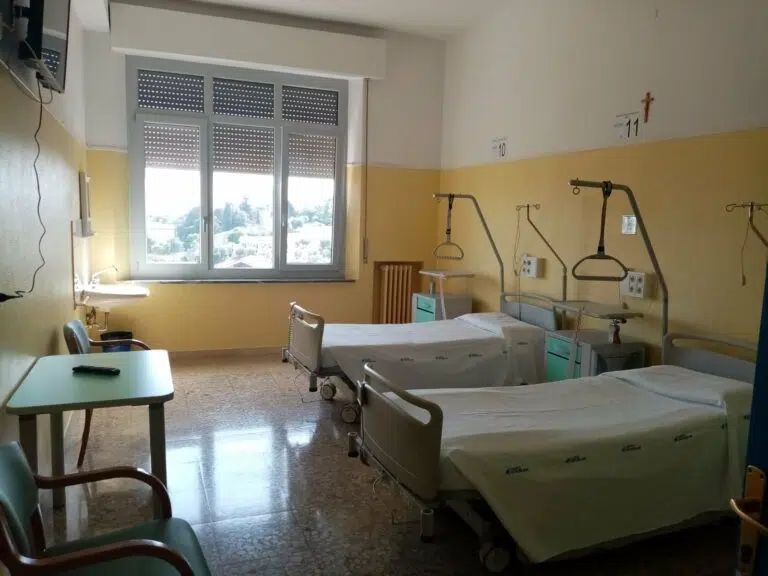 Medicina Amandola, i sindacati dopo l’incontro con l’Ast: «Promesso il ripristino dei posti letto»