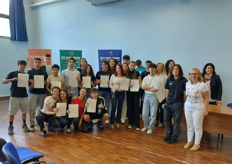 Al Polo Urbani la consegna di diplomi e certificazioni Cambridge