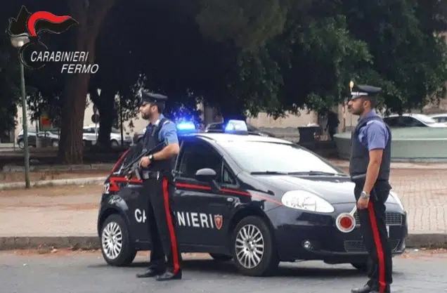 Furti in auto: le indagini lampo dei carabinieri hanno portato alla denuncia di tre persone