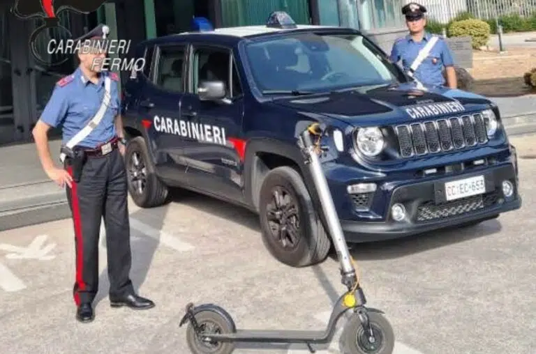 Dal furto di una bici e di un monopattino elettrico a quello di una lambretta: 5 persone denunciate