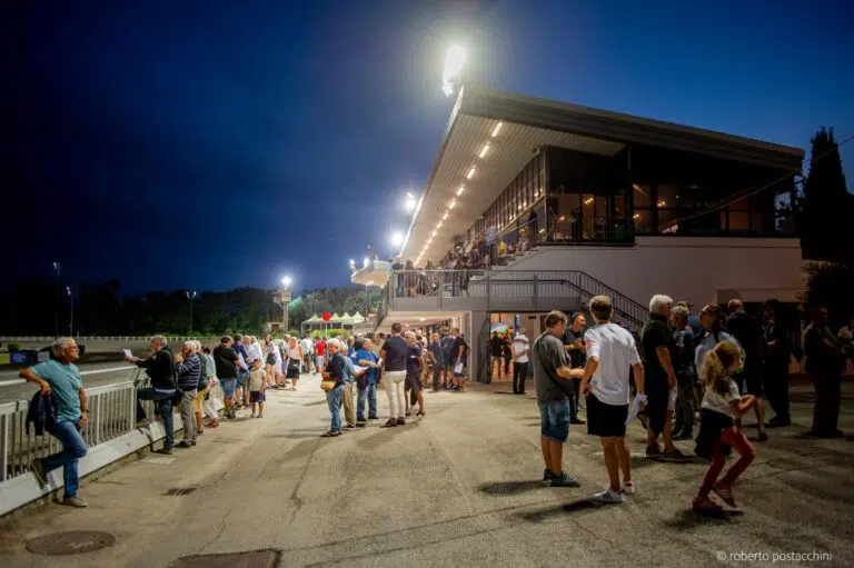 Doppio appuntamento all’ippodromo San Paolo: un omaggio a Porto San Giorgio e la finale del 44° Campionato Italiano Guidatori Trotto