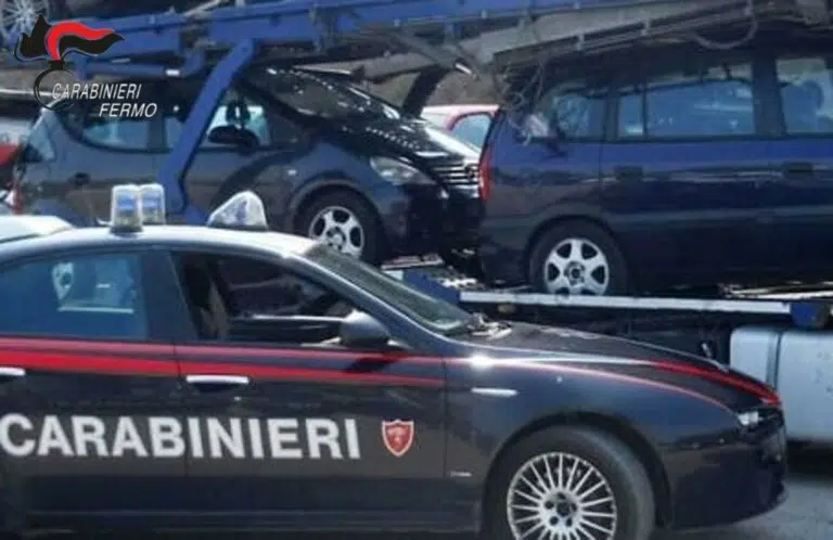 Simula la compravendita di oltre trecento autovetture ed evade il bollo: denunciato per truffa ai danni dello Stato