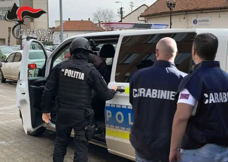 Favoreggiamento e sfruttamento della prostituzione: pericoloso latitante arrestato in Romania dai Carabinieri