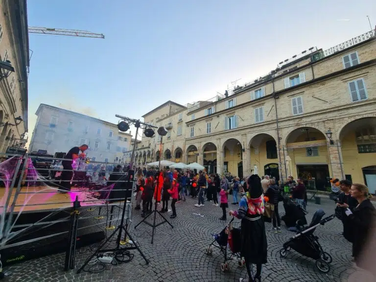 Successo di partecipazione e divertimento a ZuccaFermo in piazza