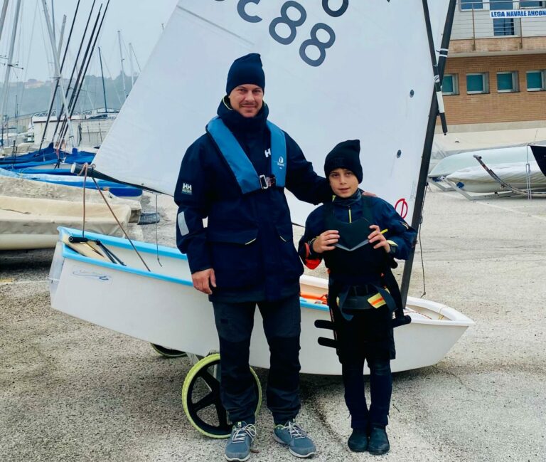 Classe optimist: buona prestazione del giovanissimo velista Mattia Ceteroni