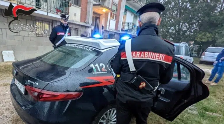 Minacce e aggressioni nei confronti dei familiari: denunciati tre uomini in provincia